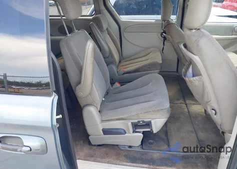 2007 Chrysler Town & Country Touring from USA, damaged, VIN 2A4GP54L57R305712